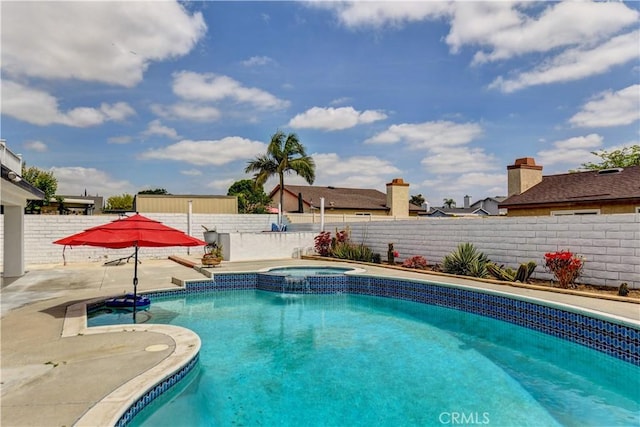 917 Brandywine Ln, Corona, CA 92880 - view of swimming pool with a fenced backyard, a patio area, and a pool with connected hot tub