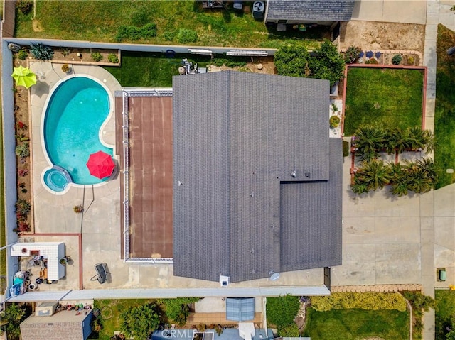 917 Brandywine Ln, Corona, CA 92880 - bird's eye view of a pool
