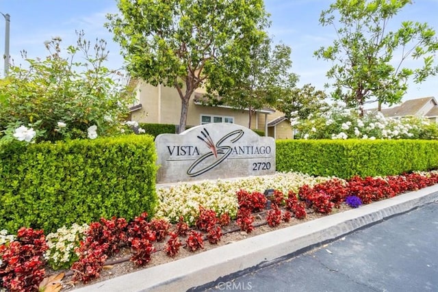 2720 E Walnut Ave Unit 10, Orange, CA 92867 - view of community / neighborhood sign