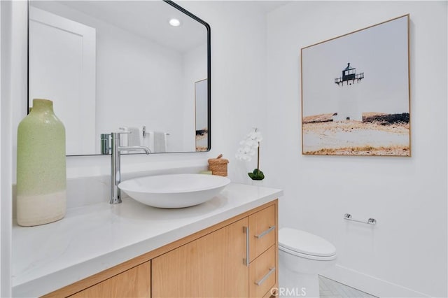 3202 Green Ln, Redondo Beach, CA 90278 - bathroom with vanity, recessed lighting, and toilet