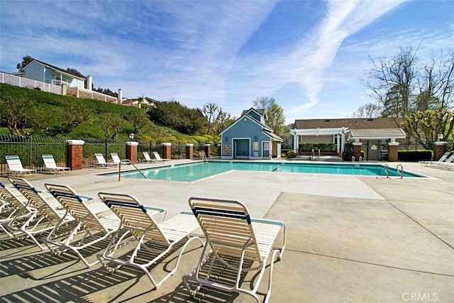 23 Pemberton Pl Unit 121, Laguna Niguel, CA 92677 - community pool with fence and a patio area