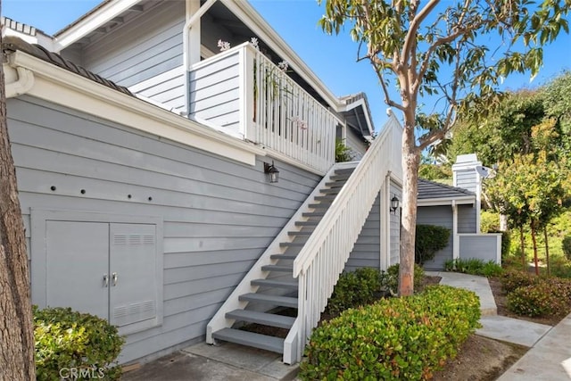 23 Pemberton Pl Unit 121, Laguna Niguel, CA 92677 - view of side of home with stairs