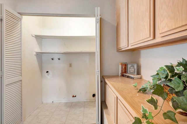 28320 Via Bandita, Menifee, CA 92585 - laundry room featuring baseboards, laundry area, and hookup for a washing machine