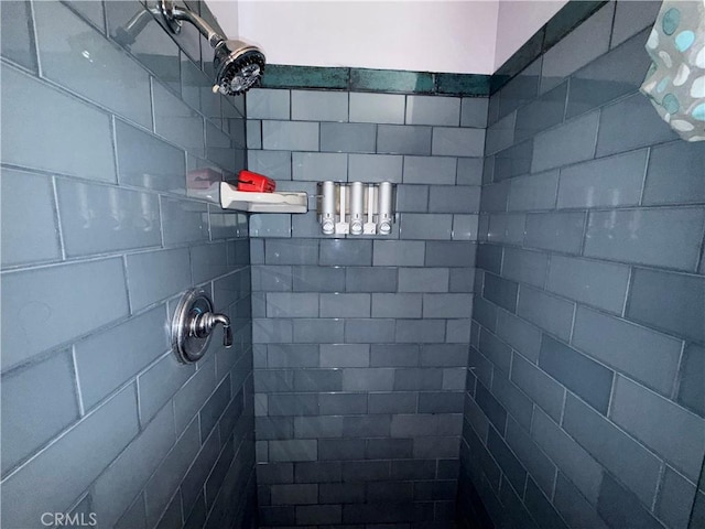 1711 S Washington Ave, Glendora, CA 91740 - full bathroom with tiled shower