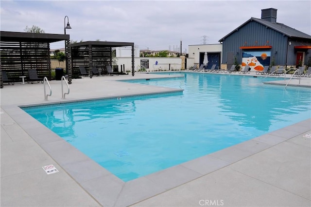 4160 S Bodega Way Unit 2, Ontario, CA 91761 - community pool with a patio