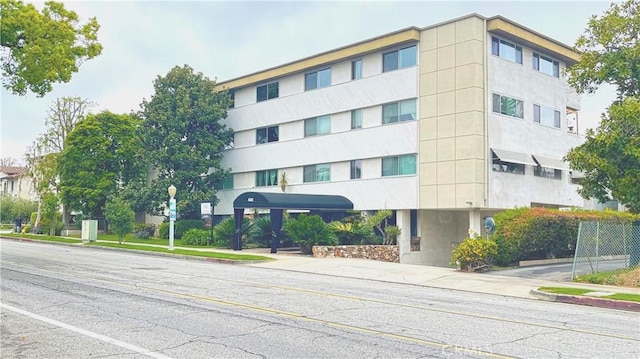 400 S Los Robles Ave Unit 306, Pasadena, CA 91101 - view of apartment building / complex