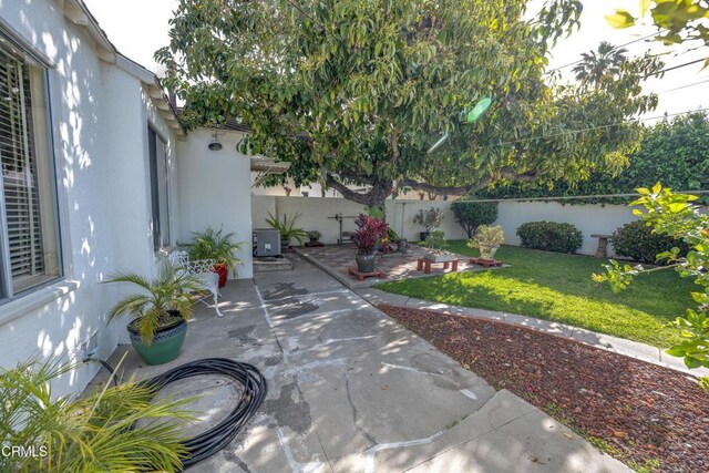 1404 Sycamore Ave, Glendale, CA 91201 - view of patio
