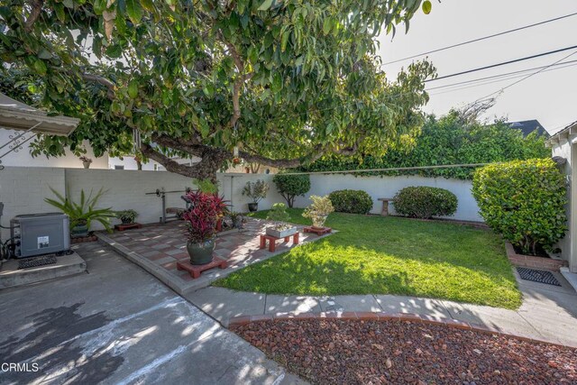 1404 Sycamore Ave, Glendale, CA 91201 - fenced backyard featuring a patio area