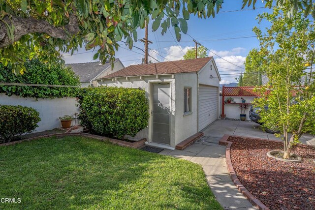 1404 Sycamore Ave, Glendale, CA 91201 - view of yard with an outdoor structure