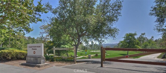 exterior space featuring a lawn