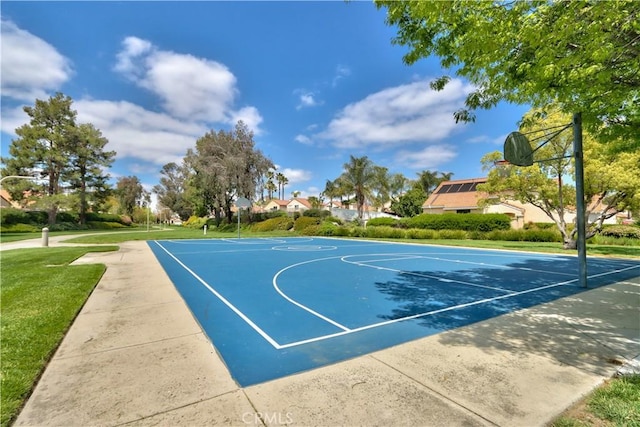 32000 Corte Sagunto, Temecula, CA 92592 - view of basketball court with a yard and community basketball court