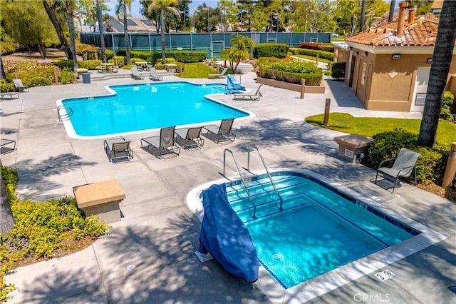 32000 Corte Sagunto, Temecula, CA 92592 - pool with a patio and fence