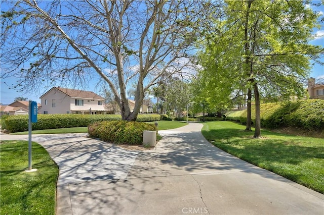 32000 Corte Sagunto, Temecula, CA 92592 - view of property's community featuring a residential view and a yard