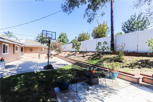 2812 Sunnywood Dr, Fullerton, CA 92835 - view of patio featuring a fenced backyard