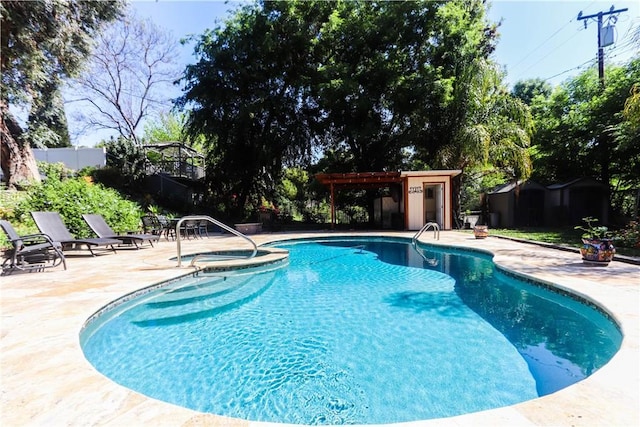2812 Sunnywood Dr, Fullerton, CA 92835 - view of pool featuring fence, a patio area, a fenced in pool, and an in ground hot tub