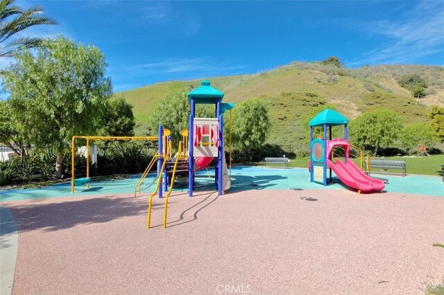 1711 Colina Terrestre, San Clemente, CA 92673 - community jungle gym featuring a mountain view