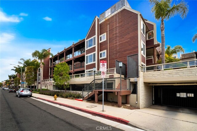 4300 Via Dolce Unit 316, Marina Del Rey, CA 90292 - view of property featuring stairway