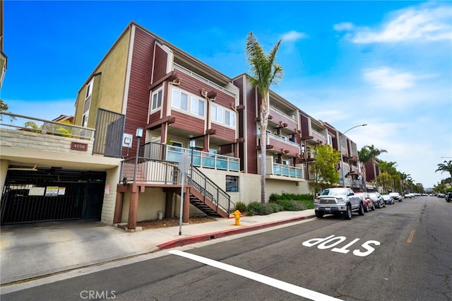 4300 Via Dolce Unit 316, Marina Del Rey, CA 90292 - view of property featuring stairway