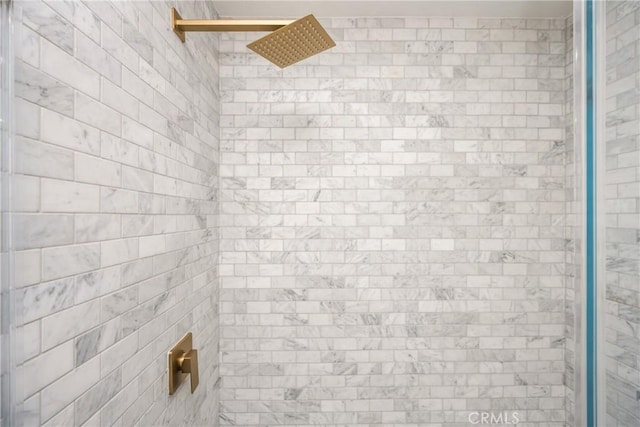 2122 Via Aguila, San Clemente, CA 92673 - interior details featuring tiled shower