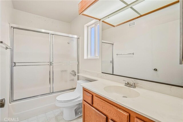 1426 Crestview Dr, Oceanside, CA 92056 - full bath featuring vanity, toilet, and enclosed tub / shower combo