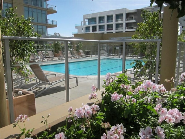 411 W Seaside Way Unit 1804, Long Beach, CA 90802 - view of community pool