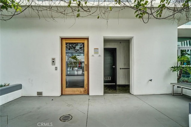 411 W Seaside Way Unit 1804, Long Beach, CA 90802 - property entrance with a patio area