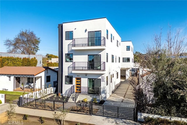 3024 Wellington Rd, Los Angeles, CA 90016 - photo 1