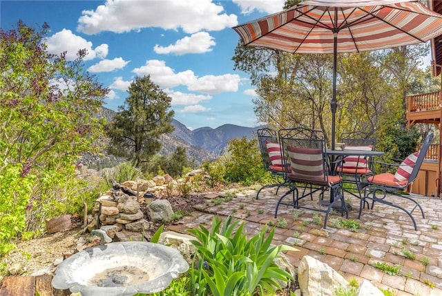 2116 Ironwood Ct, Pine Mountain Club, CA 93222 - view of patio with a mountain view and outdoor dining area