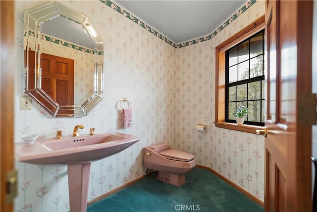 2116 Ironwood Ct, Pine Mountain Club, CA 93222 - bathroom featuring wallpapered walls, baseboards, and toilet