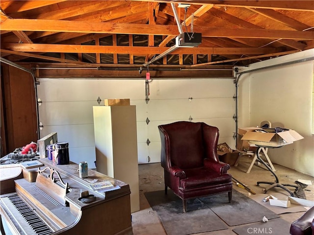 7890 Mariposa Trl, Yucca Valley, CA 92284 - garage featuring a garage door opener