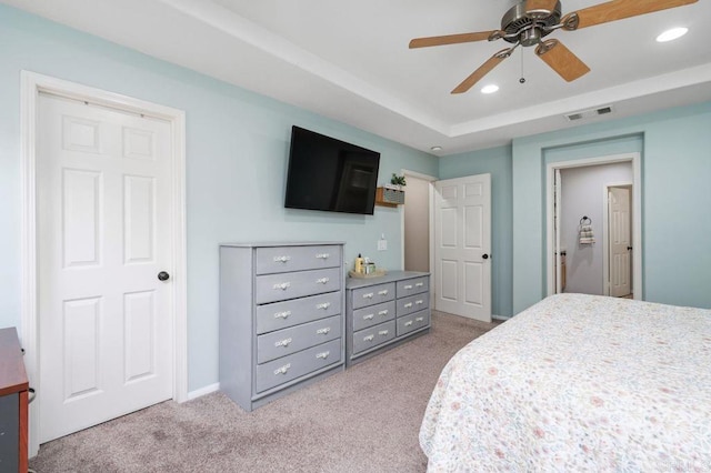 bedroom with ceiling fan, baseboards, carpet flooring, visible vents, and recessed lighting