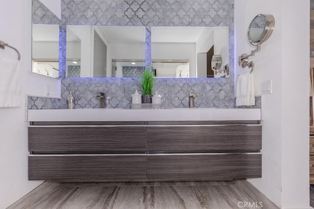 4738 E Fairfield St, Anaheim Hills, CA 92807 - full bath featuring double vanity and decorative backsplash