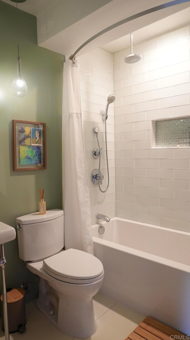 1250 Powell St Unit 10, Emeryville, CA 94608 - full bath with toilet, shower / bathtub combination with curtain, and tile patterned flooring
