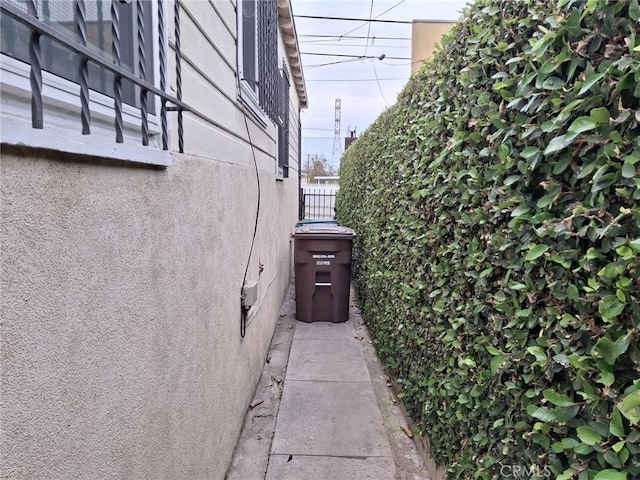 1346 W Century Blvd, Los Angeles, CA 90044 - view of property exterior with stucco siding