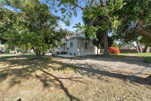 318 E 11th St, Pomona, CA 91766 - exterior space