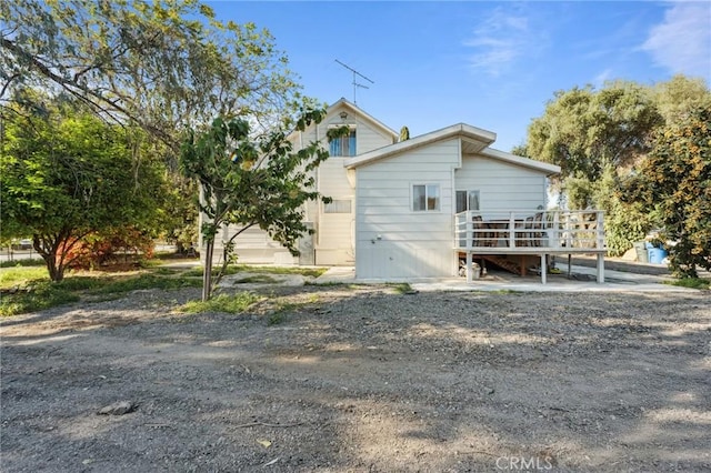 318 E 11th St, Pomona, CA 91766 - rear view of house with a deck