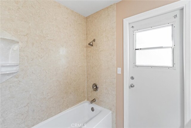 full bath with bathtub / shower combination