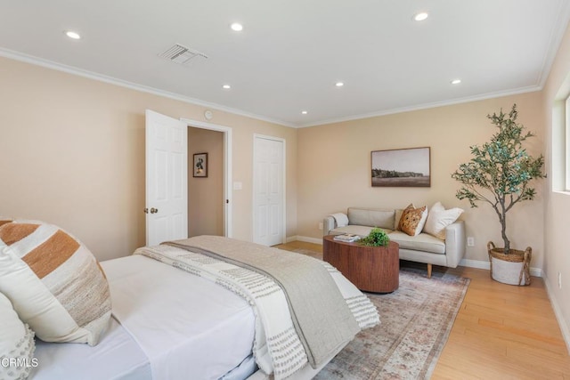 4806 Glenwood Ave, La Crescenta, CA 91214 - bedroom with light wood-style flooring, recessed lighting, crown molding, and baseboards