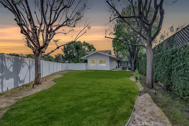 22724 Califa St, Woodland Hills, CA 91367 - view of yard