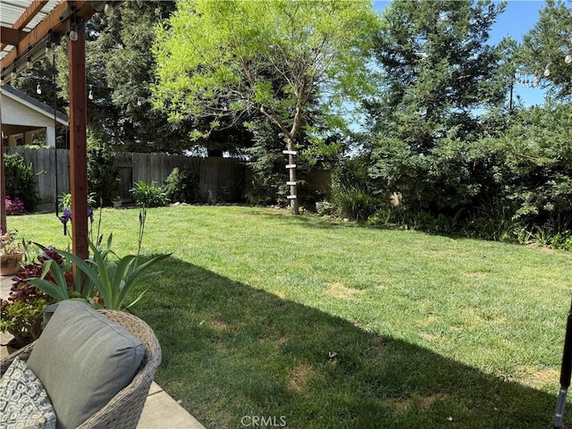 5170 Coronado St, Chowchilla, CA 93610 - view of yard featuring fence