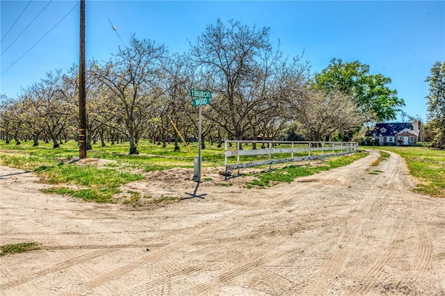 21530 Tiburico Ave, Laton, CA 93242 - photo 2