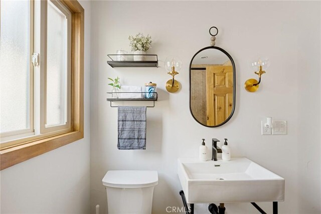 29387 Lake View Dr, Cedar Glen, CA 92321 - half bath featuring a sink and toilet