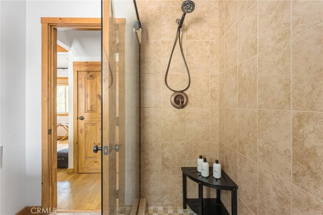 29387 Lake View Dr, Cedar Glen, CA 92321 - full bath featuring tiled shower and wood finished floors
