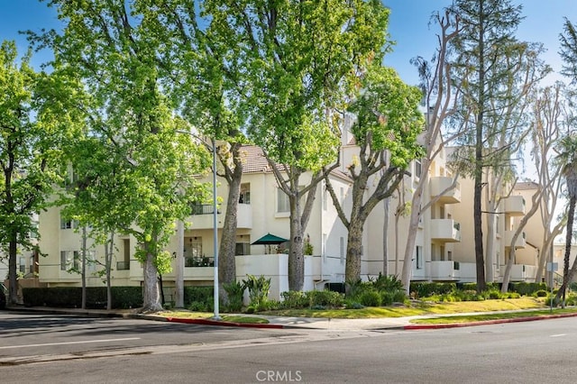 5420 Sylmar Ave Unit 321, Sherman Oaks, CA 91401 - photo 1