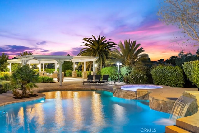 25032 Trilogy Trail Ln, Murrieta, CA 92562 - outdoor pool with an in ground hot tub, a patio area, and a pergola