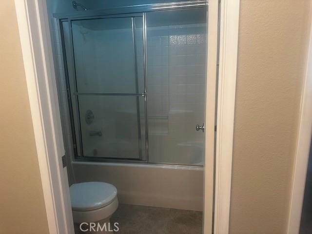 31329 Seminole St, Temecula, CA 92591 - bathroom featuring toilet and enclosed tub / shower combo