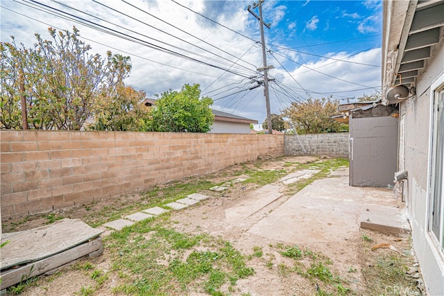 view of yard featuring a fenced backyard