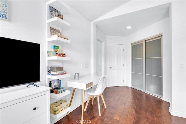 home office featuring recessed lighting, dark wood-style flooring, lofted ceiling, and baseboards