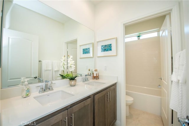 11534 Alana Ln, Beaumont, CA 92223 - full bath featuring a bathing tub, a sink, double vanity, and toilet