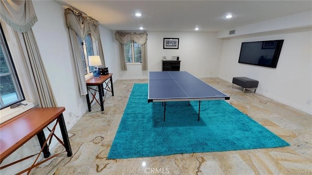 recreation room featuring visible vents, recessed lighting, and baseboards